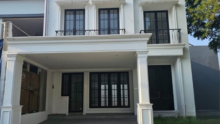 Serasa di Villa, Rumah American Classic Baru di The Green BSD City, berada di tengah pepohonan dan kontur bukit