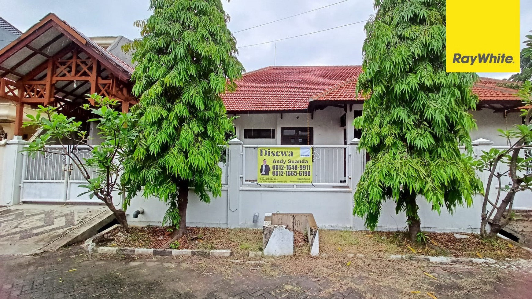 Disewakan Rumah Strategis di Jl Gayungsari Barat Surabaya