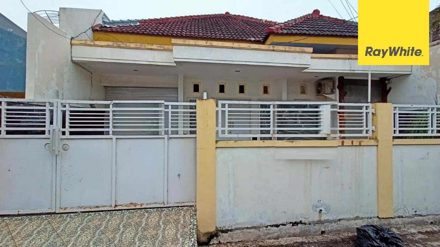 Dijual Rumah SHM di Jalan Karang Asem Surabaya