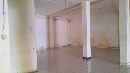 Dijual Ruko ex shoroom lokasi di Jl Margonda depok Jawa Barat