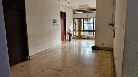 Di Sewakan Rumah lama dan tanah, lokasi Cempaka Putih Raya, Jakarta Pusat. Cocok untuk usaha restaurant, cafe, dan lain-lain karena lokasi pinggir jalan raya.