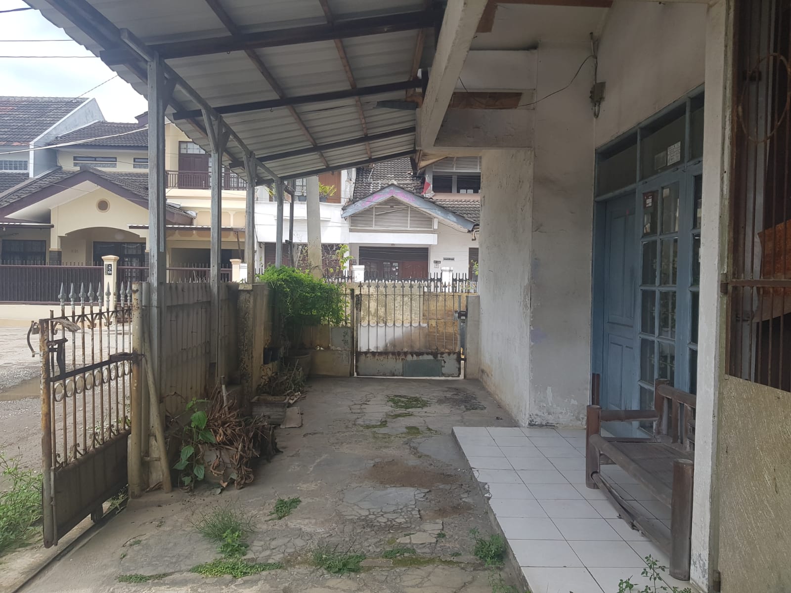 Rumah Hoek di Taman Kopo Indah