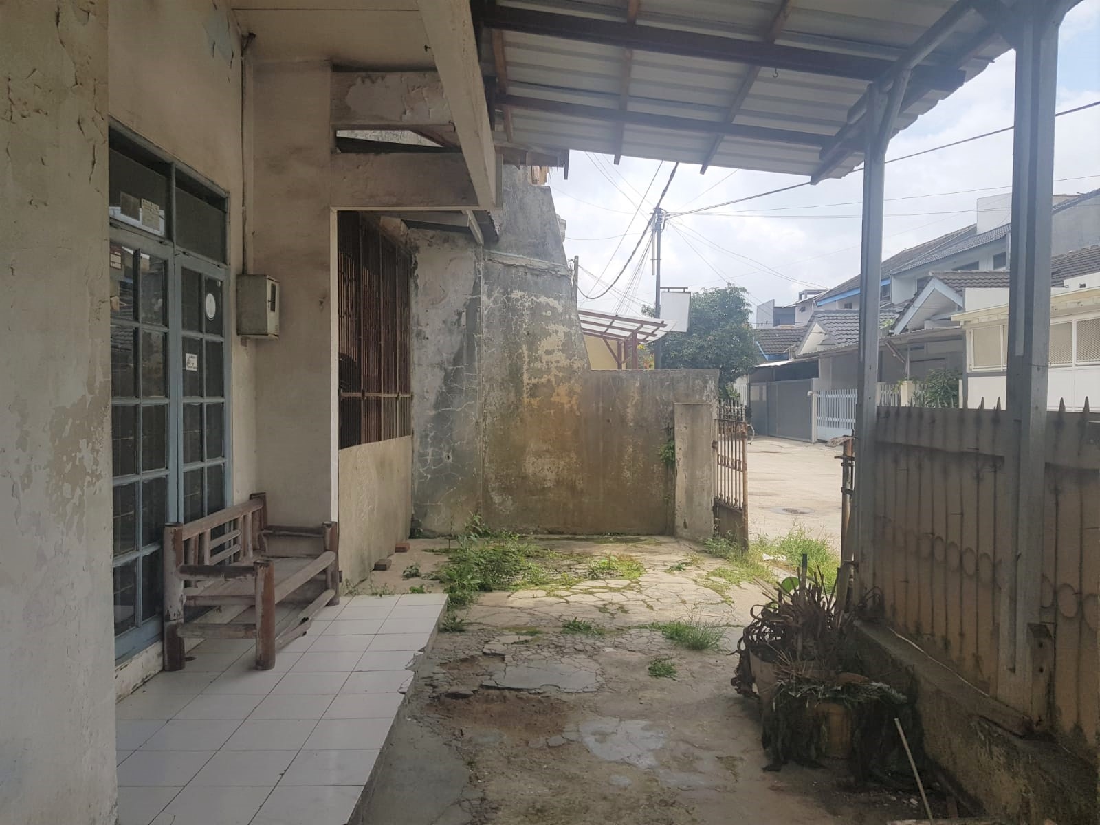 Rumah Hoek di Taman Kopo Indah