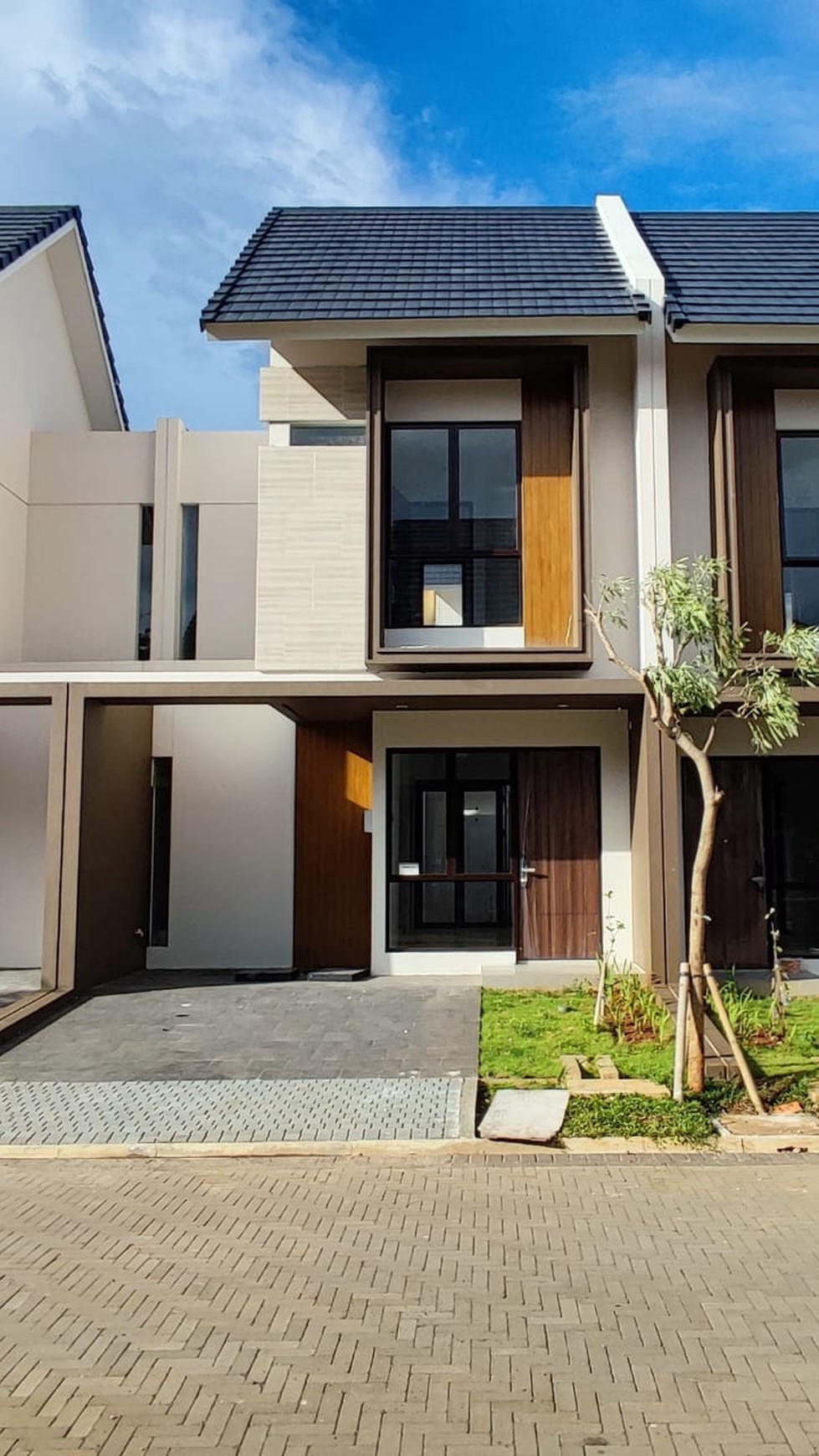 Flash Sale. Rumah minimalis modern Citra Garden Serpong Aeris, Cisauk