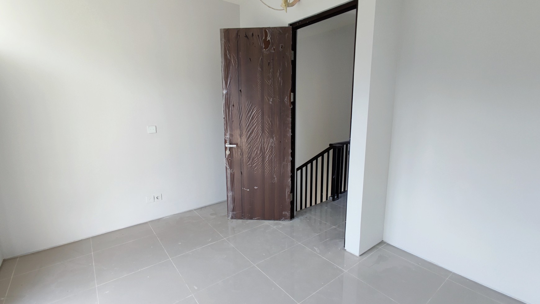 Flash Sale. Rumah minimalis modern Citra Garden Serpong Aeris, Cisauk