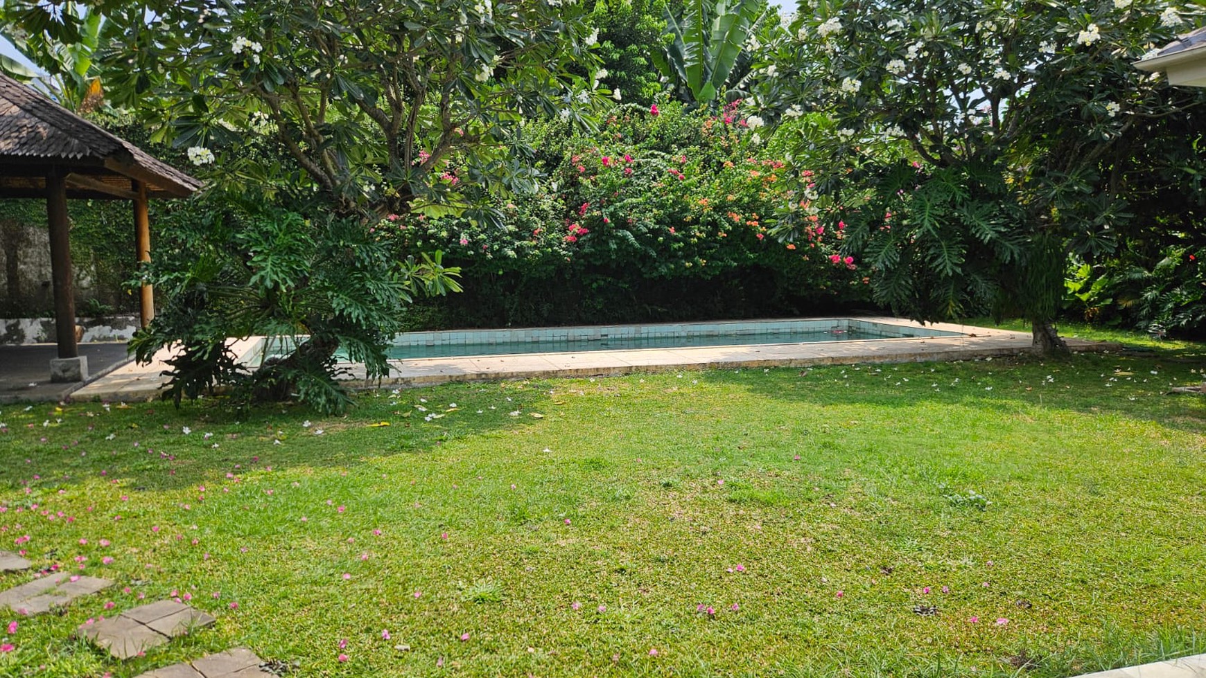 Rumah Hitung Tanah Area Cipete