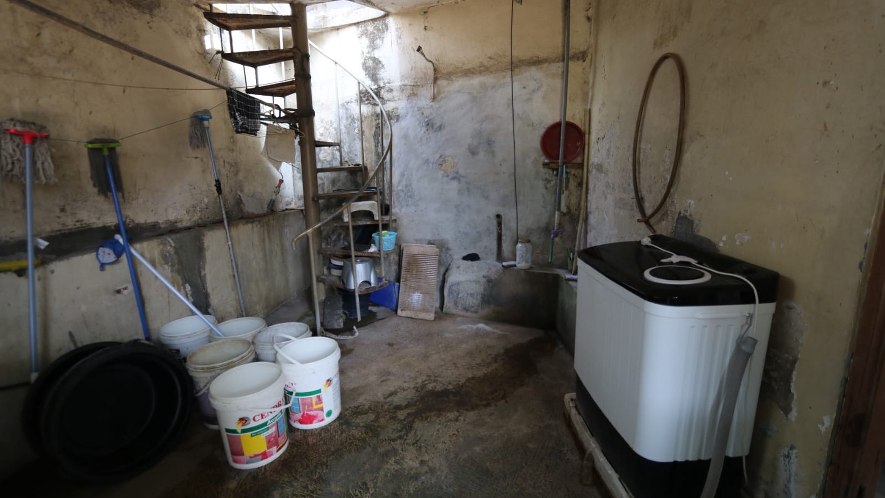 Rumah Hitung Tanah Area Cipete