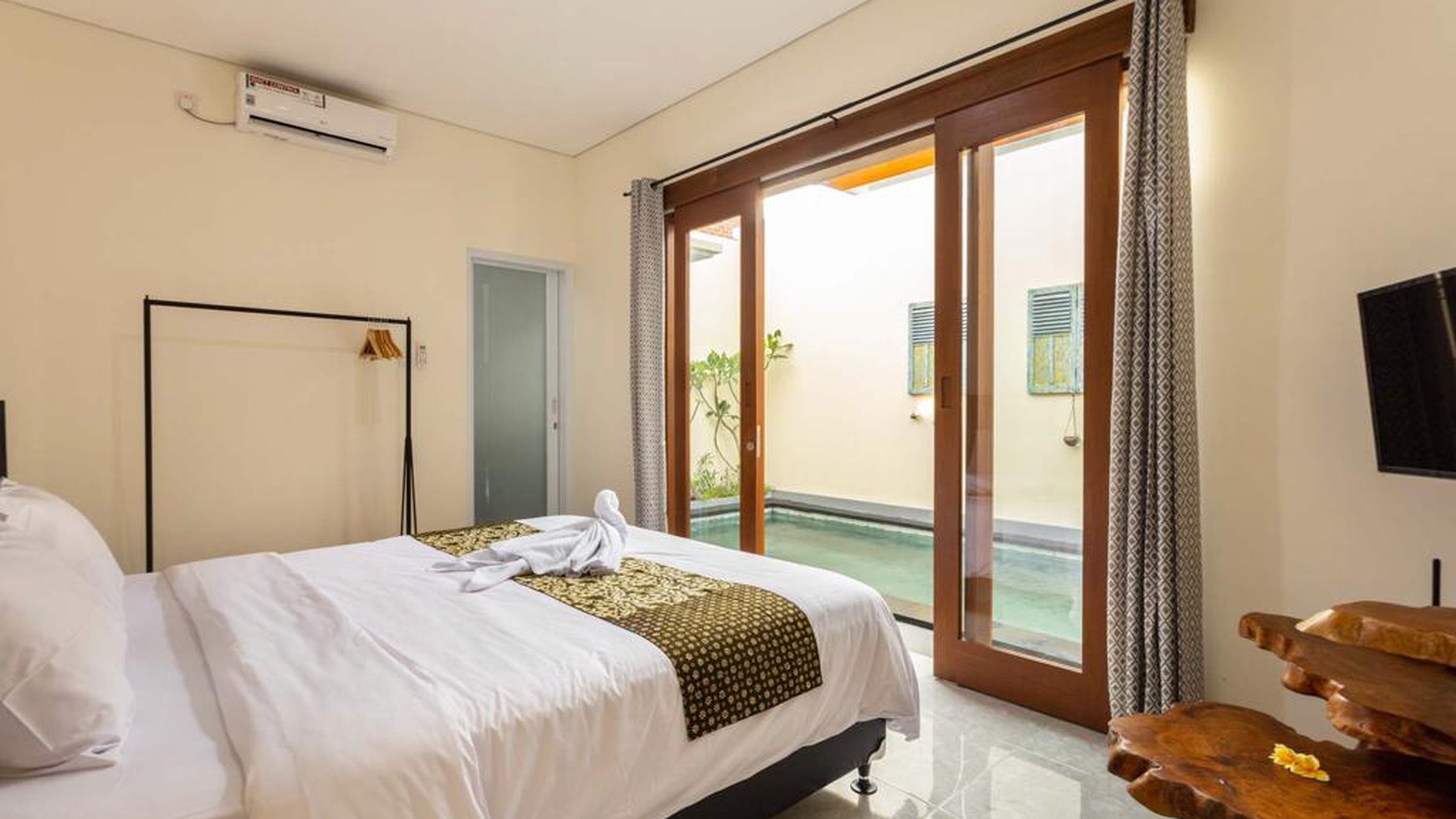 Leasehold 1 bedroom pool villa located at Umalas, Kerobokan Bali.