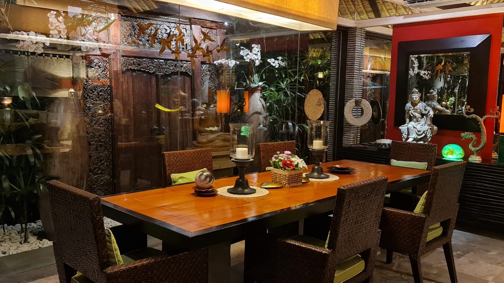 Leasehold Luxury 3 Bedroom Pool Villa part of 5 star villa complex close to Seminyak Beach Bali