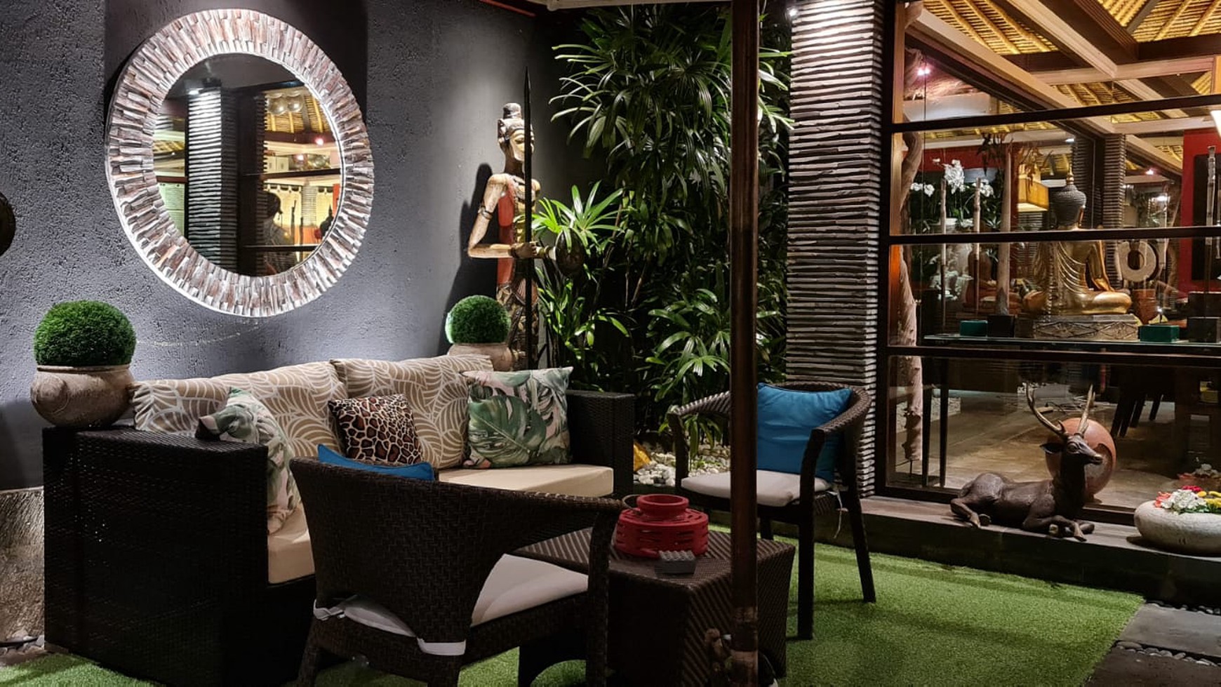 Leasehold Luxury 3 Bedroom Pool Villa part of 5 star villa complex close to Seminyak Beach Bali