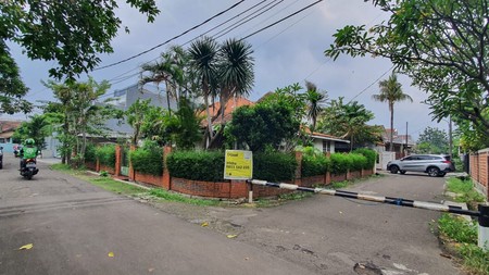Rumah Siap Huni, Posisi Hoek, harga murah lokasi di Cidodol, Jakarta Selatan