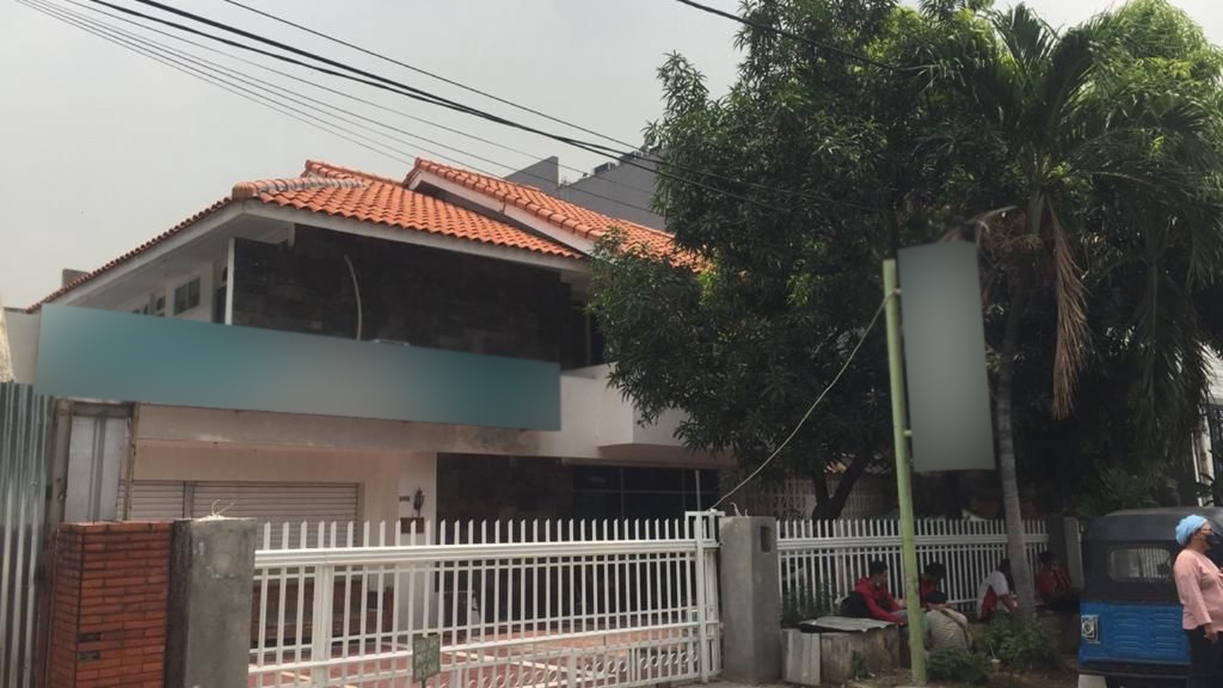 Rumah Pinggir Jalan Raya dan Cocok untuk Area Komersil @Kayu Putih, Pulo Gadung.