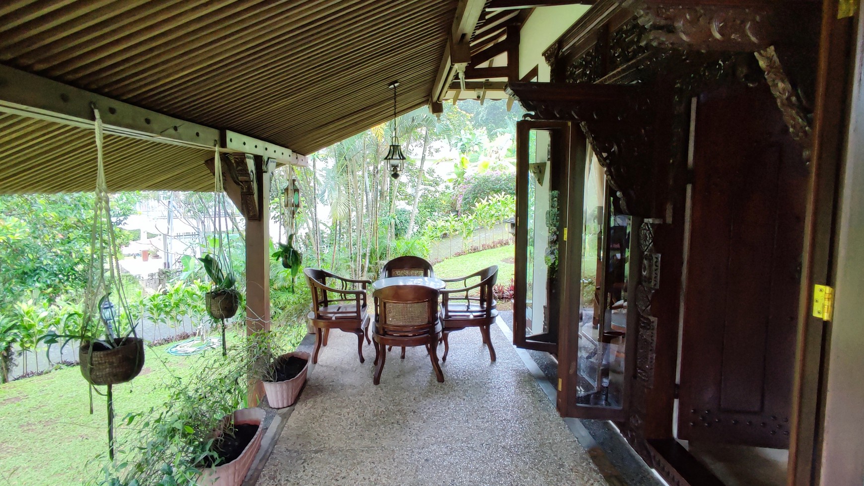 Jarang Ada. Villa mewah Puncak Ciawi Bogor, full kayu jati.. 