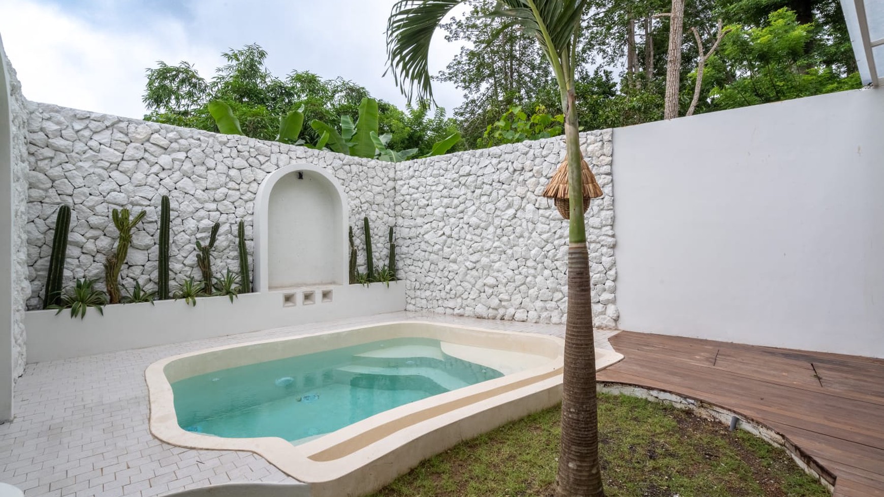 For Sale or Lease Brand New Tropical Elegance Villa in Pecatu