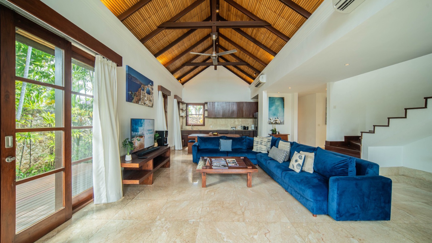 For Sale Stunning Beach View Villa For Sale in Uluwatu