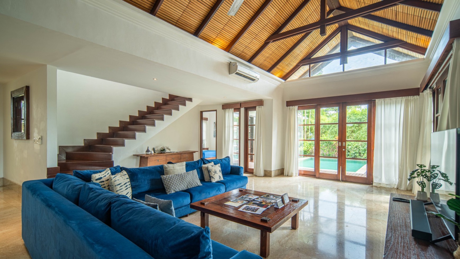 For Sale Stunning Beach View Villa For Sale in Uluwatu