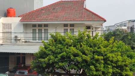 Rumah Janur Kuning, Kelapa Gading Luas 321m2