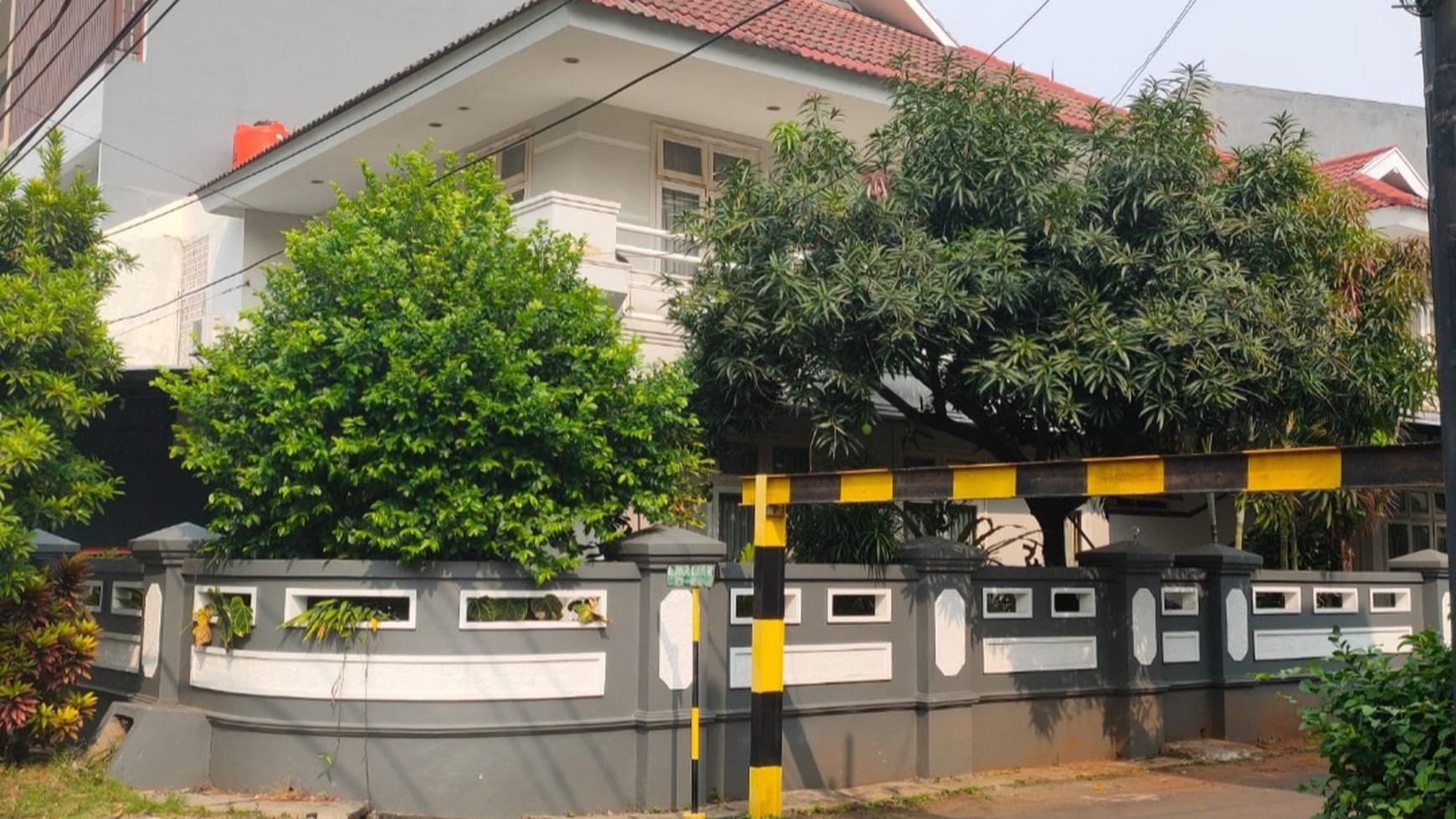 Rumah Janur Kuning, Kelapa Gading Luas 321m2