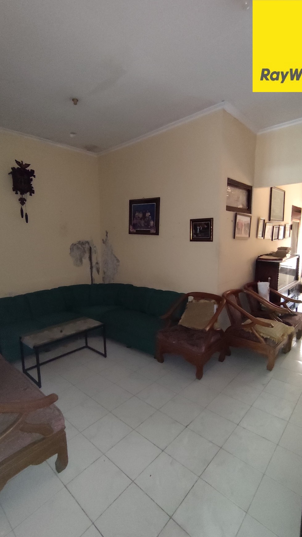 Dijual Rumah SHM Strategis di Semolowaru Selatan Surabaya