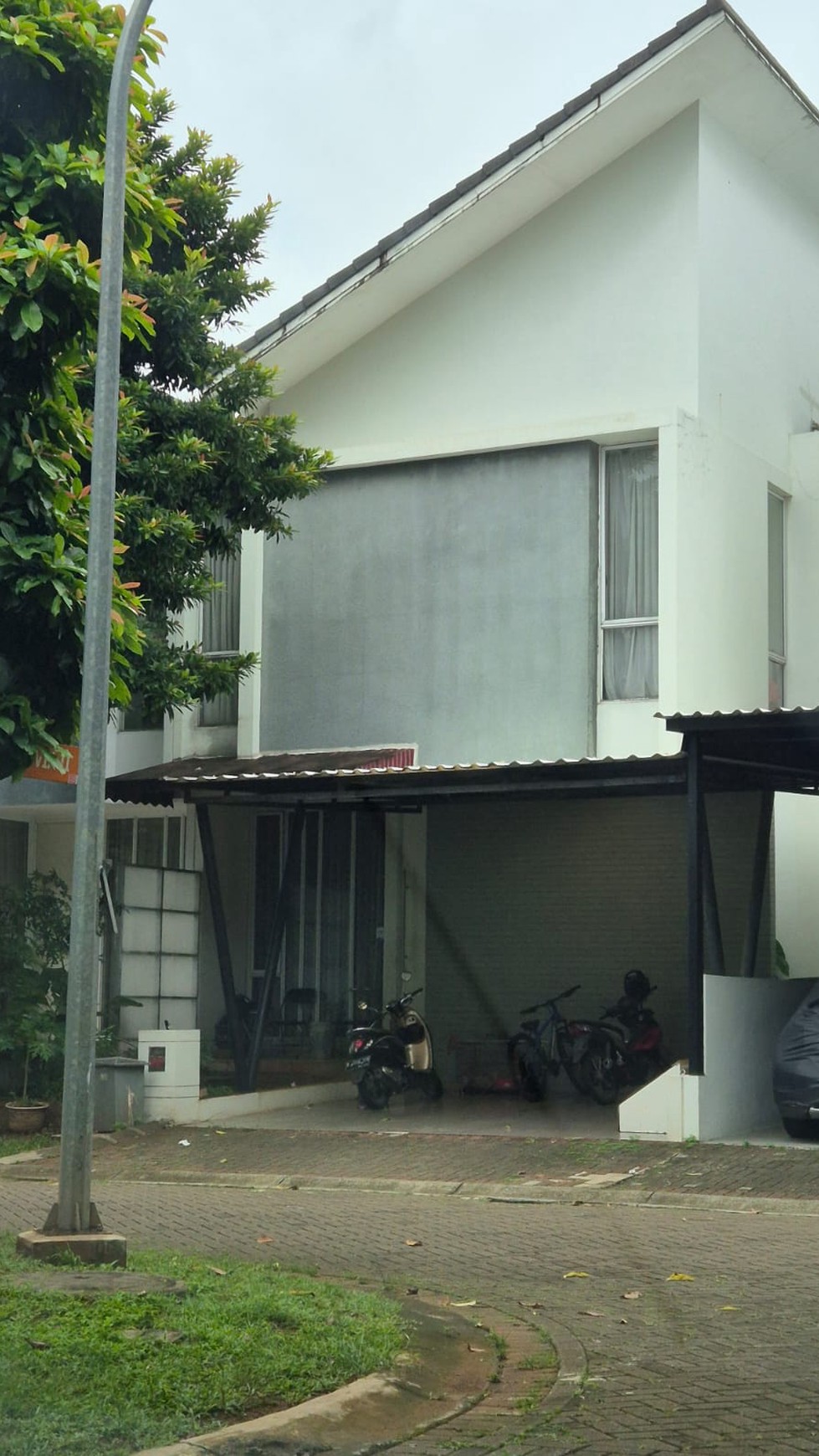 Rumah dalam cluster, bagus, siap huni di Bintaro Sektor 9