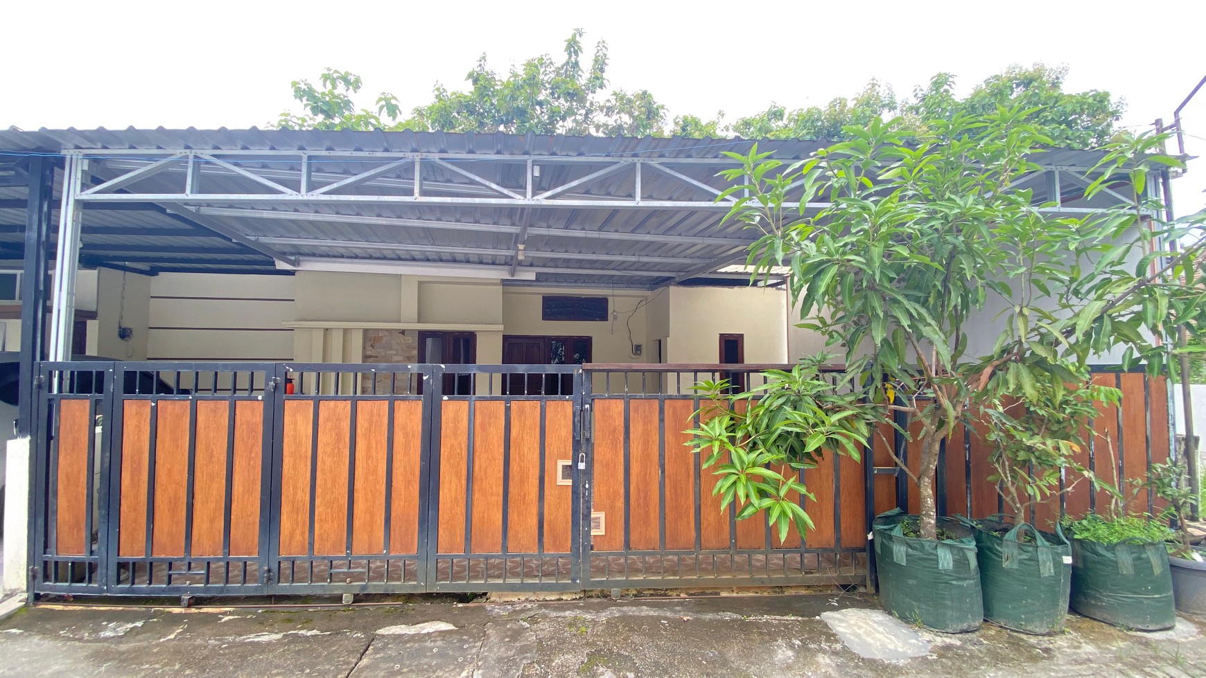 Rumah Dalam Perum Villa Nirwana Balecatur Gamping Sleman