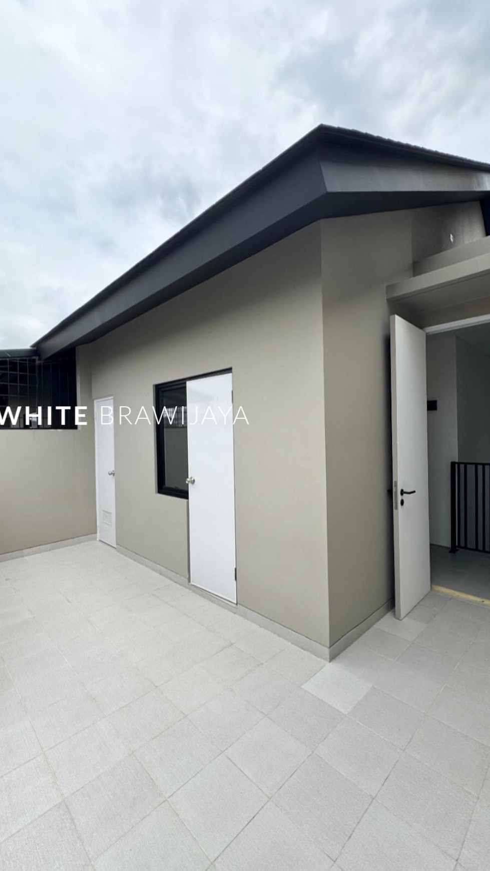 Rumah Modern dalam Cluster One Gate System Lebak Bulus