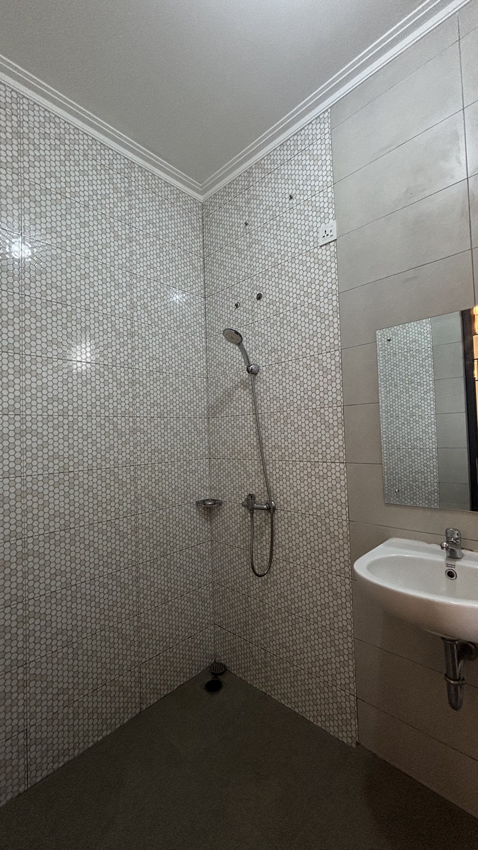 Rumah Cantik Modern Minimalis Siap Huni di Dalam Cluster Kota Wisata