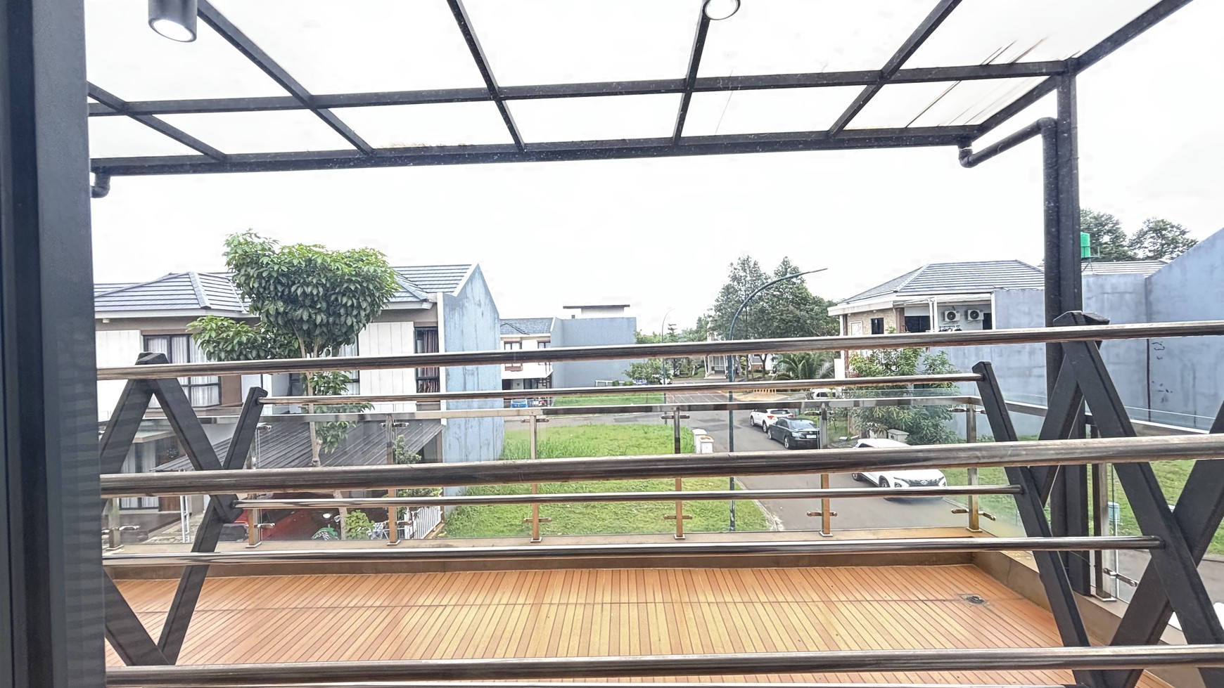 Rumah Cantik Modern Minimalis Siap Huni di Dalam Cluster Kota Wisata