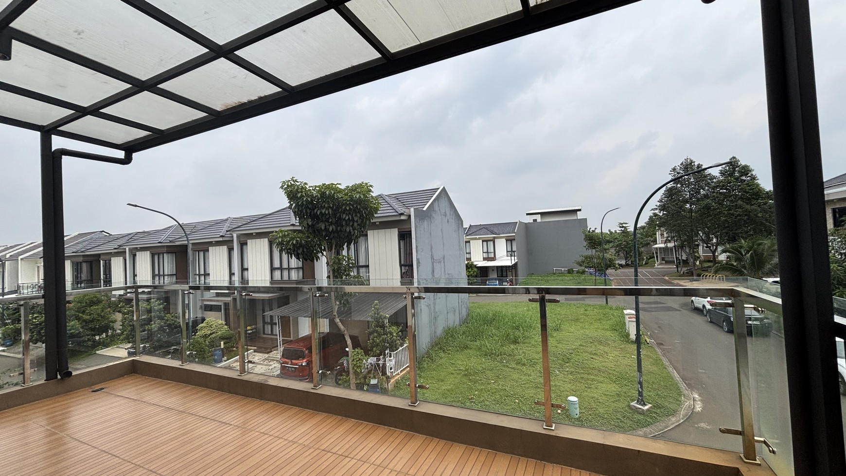 Rumah Cantik Modern Minimalis Siap Huni di Dalam Cluster Kota Wisata