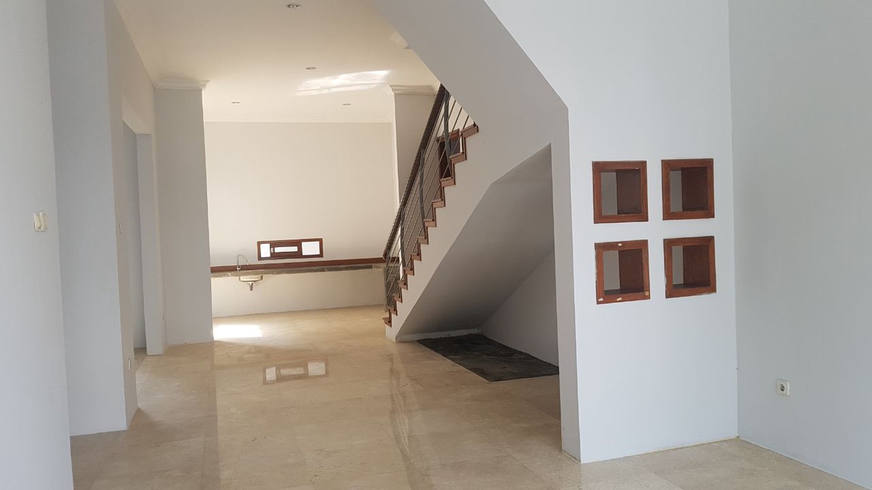 Rumah Hitung Tanah Area Cipete