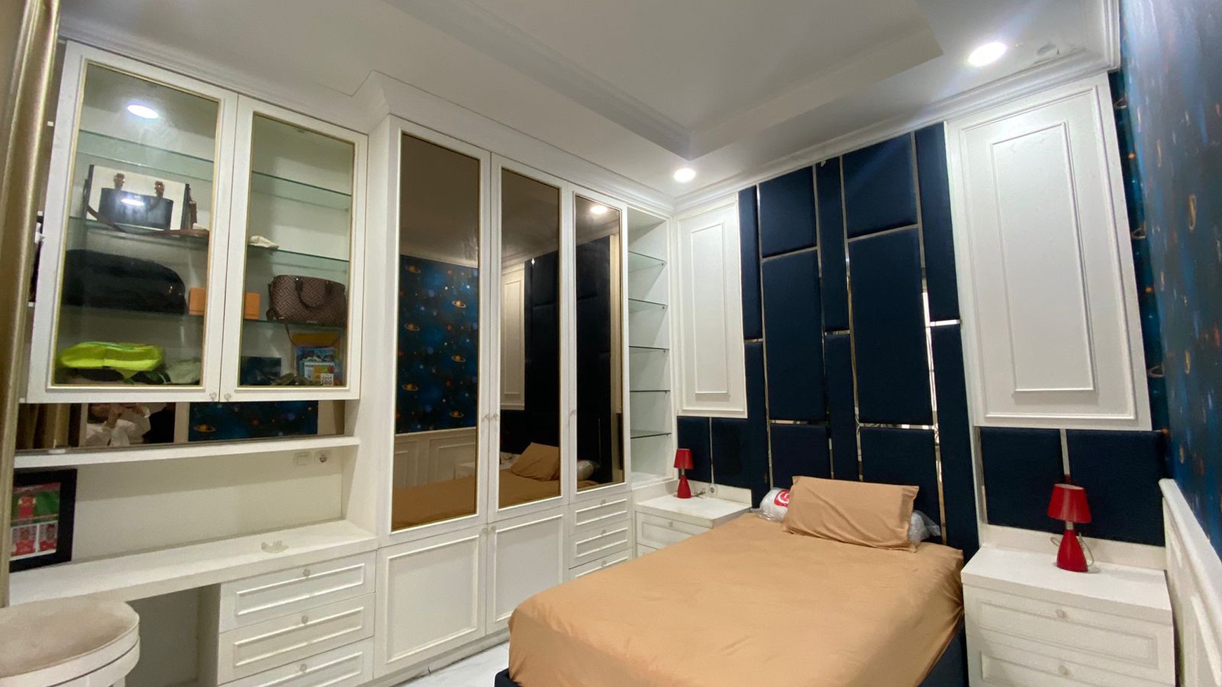 TURUN HARGA Rumah Siap Huni dengan Sentuhan Gaya Klasik yang Elegan di Kota Wisata