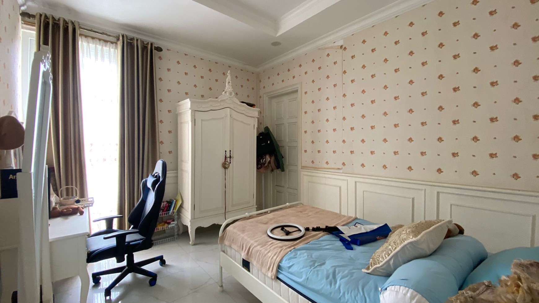 TURUN HARGA Rumah Siap Huni dengan Sentuhan Gaya Klasik yang Elegan di Kota Wisata