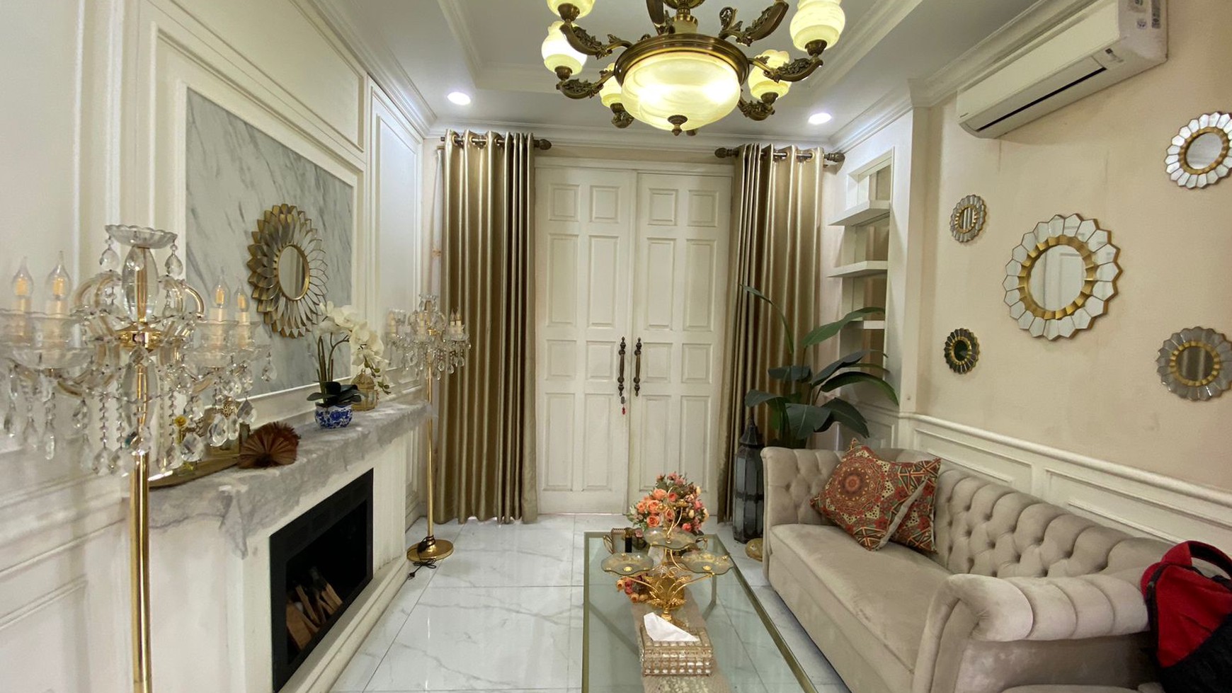 TURUN HARGA Rumah Siap Huni dengan Sentuhan Gaya Klasik yang Elegan di Kota Wisata