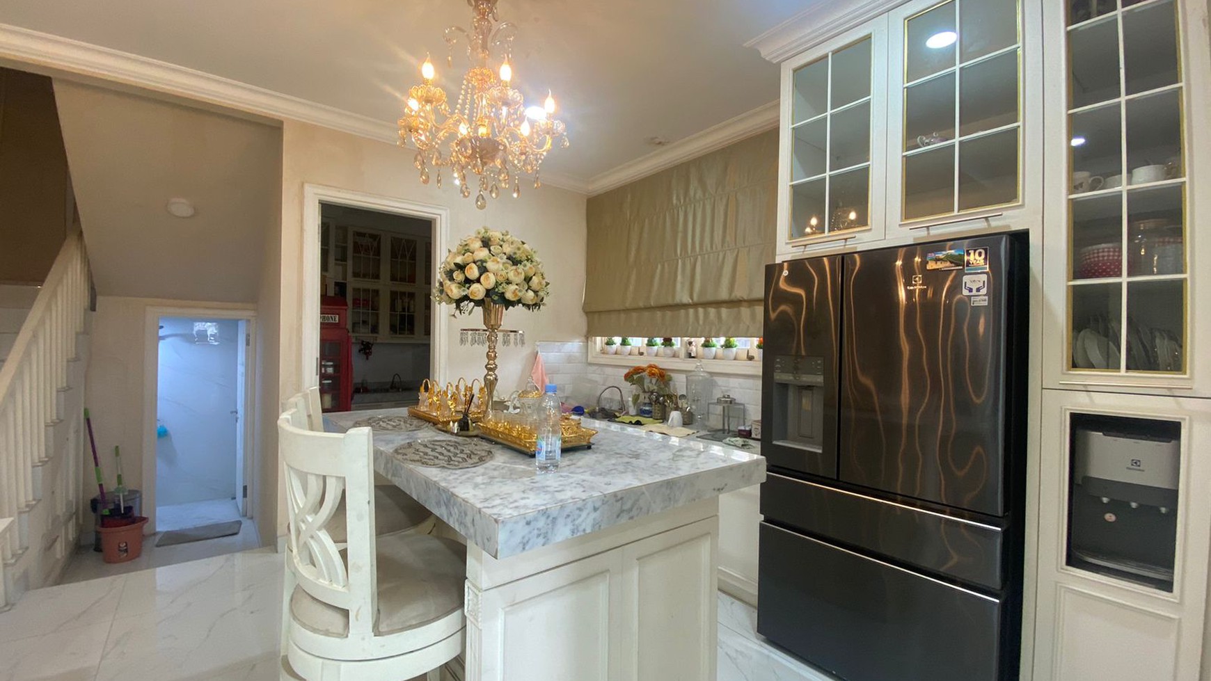 TURUN HARGA Rumah Siap Huni dengan Sentuhan Gaya Klasik yang Elegan di Kota Wisata