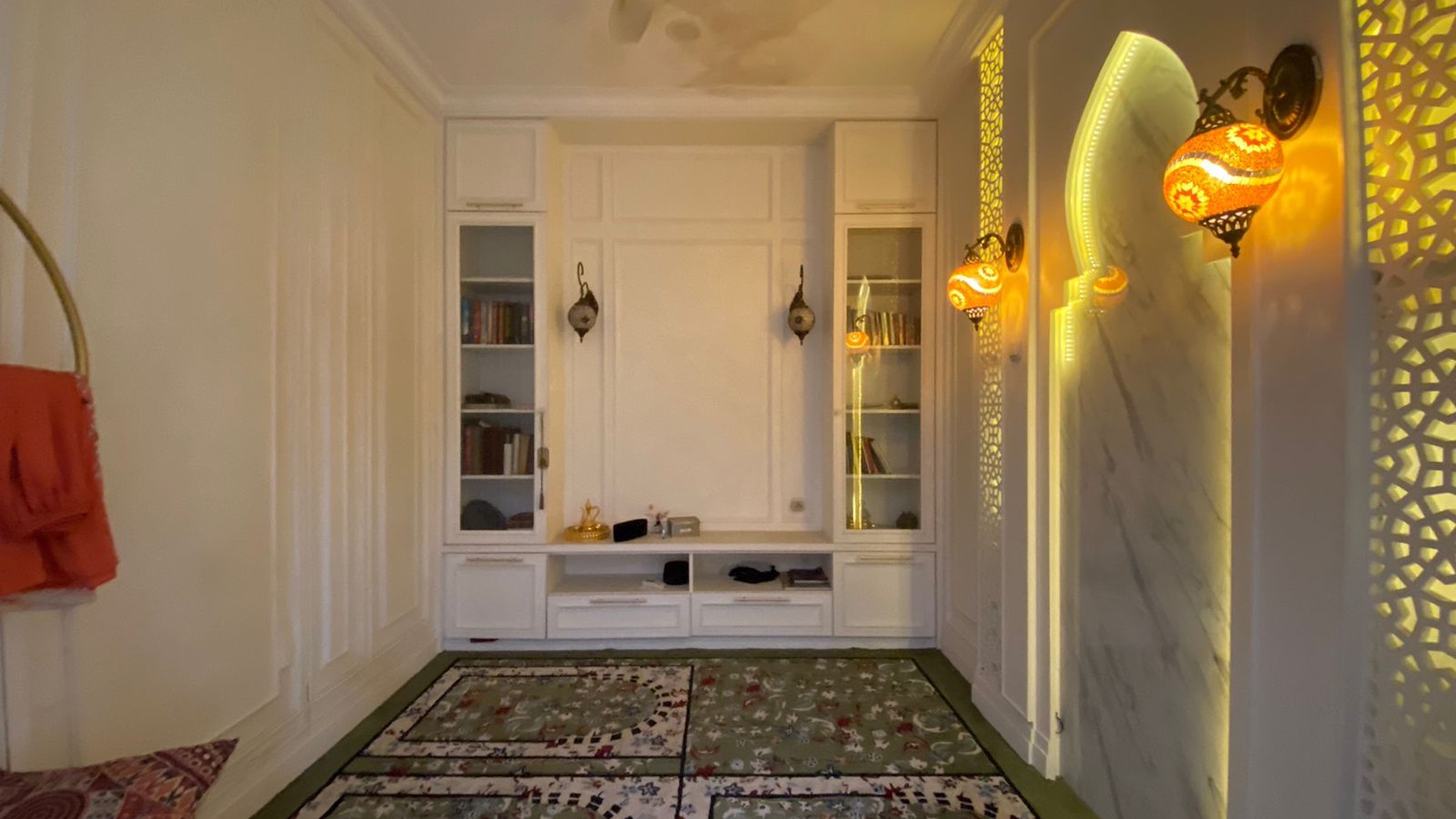 TURUN HARGA Rumah Siap Huni dengan Sentuhan Gaya Klasik yang Elegan di Kota Wisata