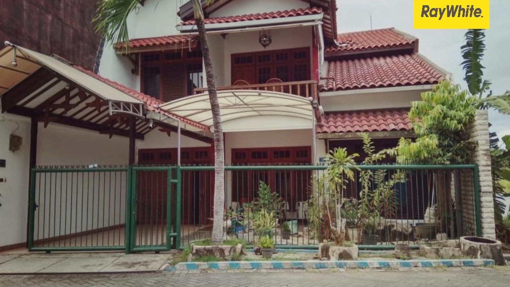 Dijual Rumah Full Furnish Klampis  Sukolilo Surabaya