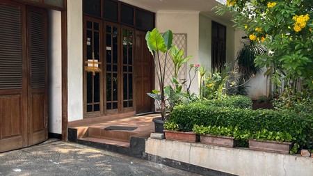 RUMAH DISEWA JALAN CIOMAS KEBAYORAN BARU JAKARTA SELATAN