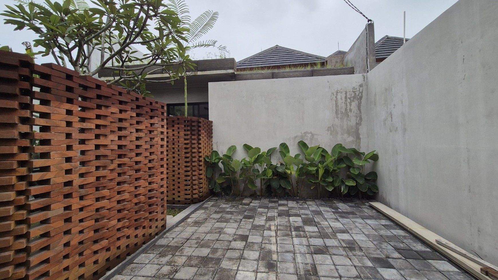 For Rent 2 Units of New Villas/Houses in a Strategic Location, Renon, Denpasar