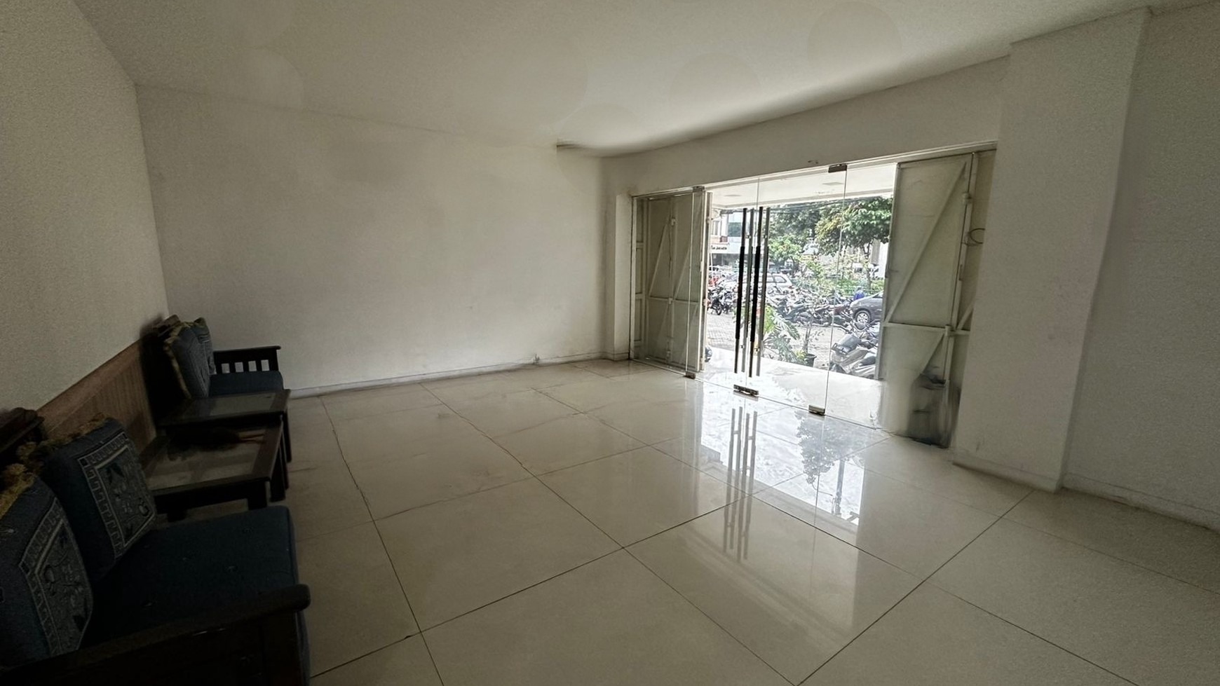 Dijual Ruko Strategis Siap Pakai di Jl. Boulevard Barat Raya, Kelapa Gading.