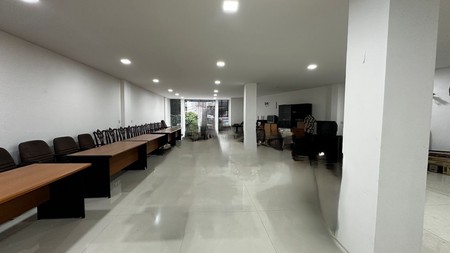 Dijual Ruko Strategis Siap Pakai di Jl. Boulevard Barat Raya, Kelapa Gading.