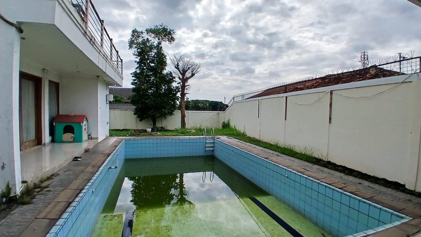Dijual rumah dalam komplek cinere sebrang Cinere Mall