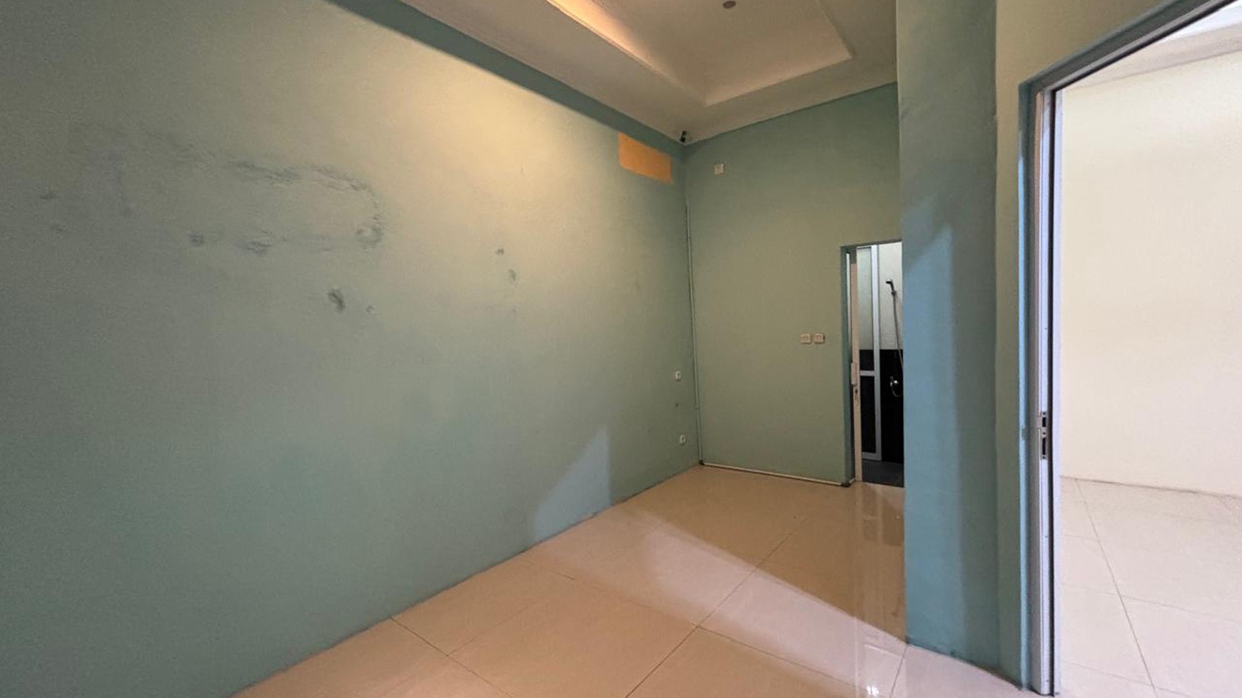 DIJUAL Cepat Rumah 1,5 Lantai Lingkungan bebas banjir dan aman di Cinere, Depok