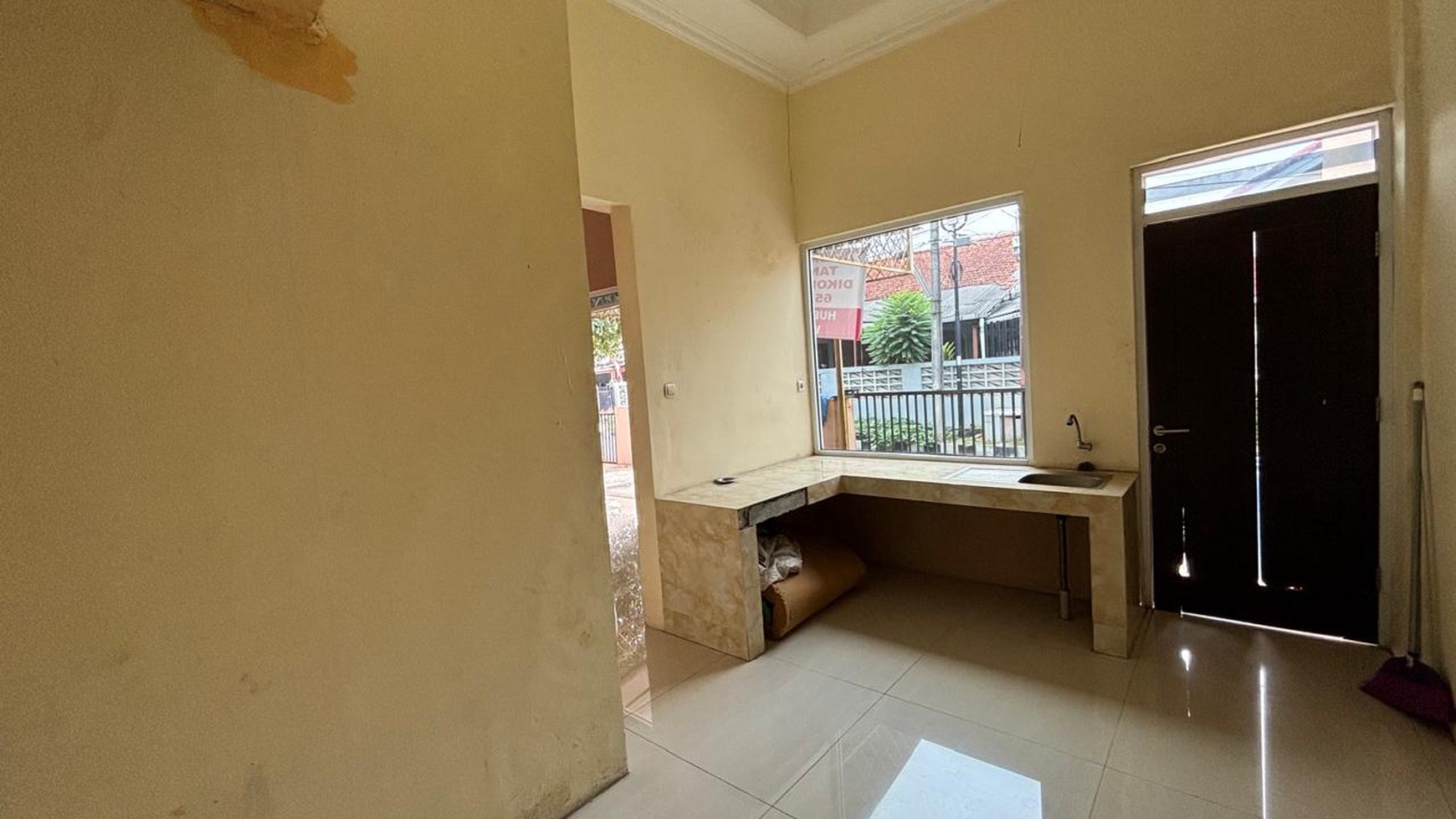 DIJUAL Cepat Rumah 1,5 Lantai Lingkungan bebas banjir dan aman di Cinere, Depok