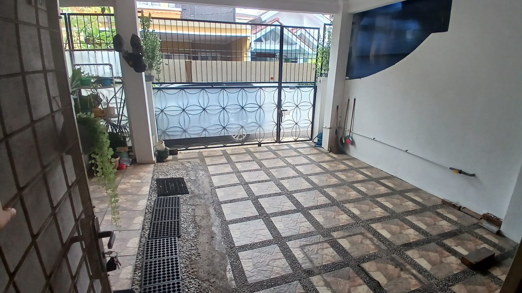 Dijual Rumah 2,5 Lantai Service Area / Laundry Room di Pamulang, Tangerang Selatan