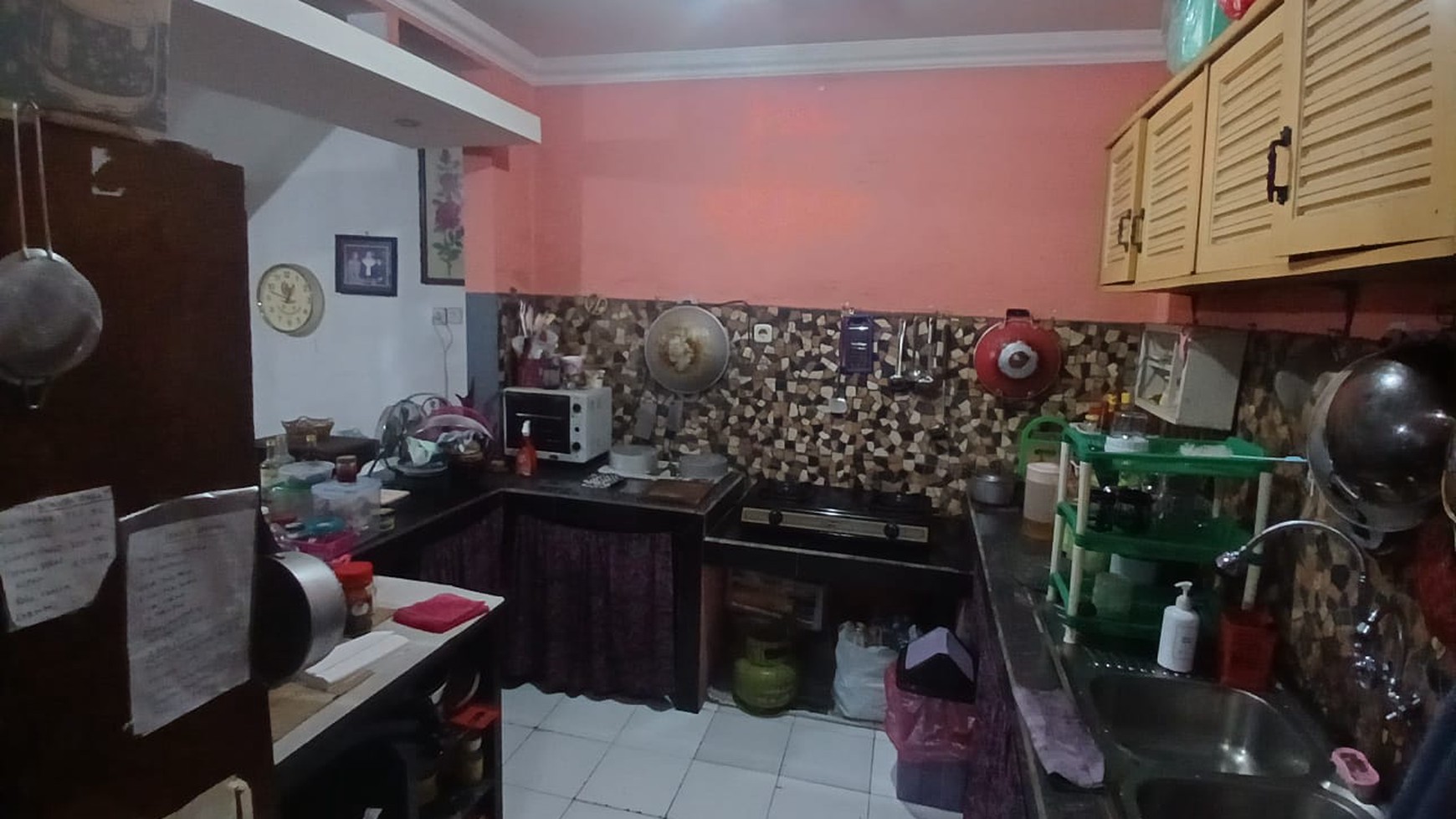 Dijual Rumah 2,5 Lantai Service Area / Laundry Room di Pamulang, Tangerang Selatan