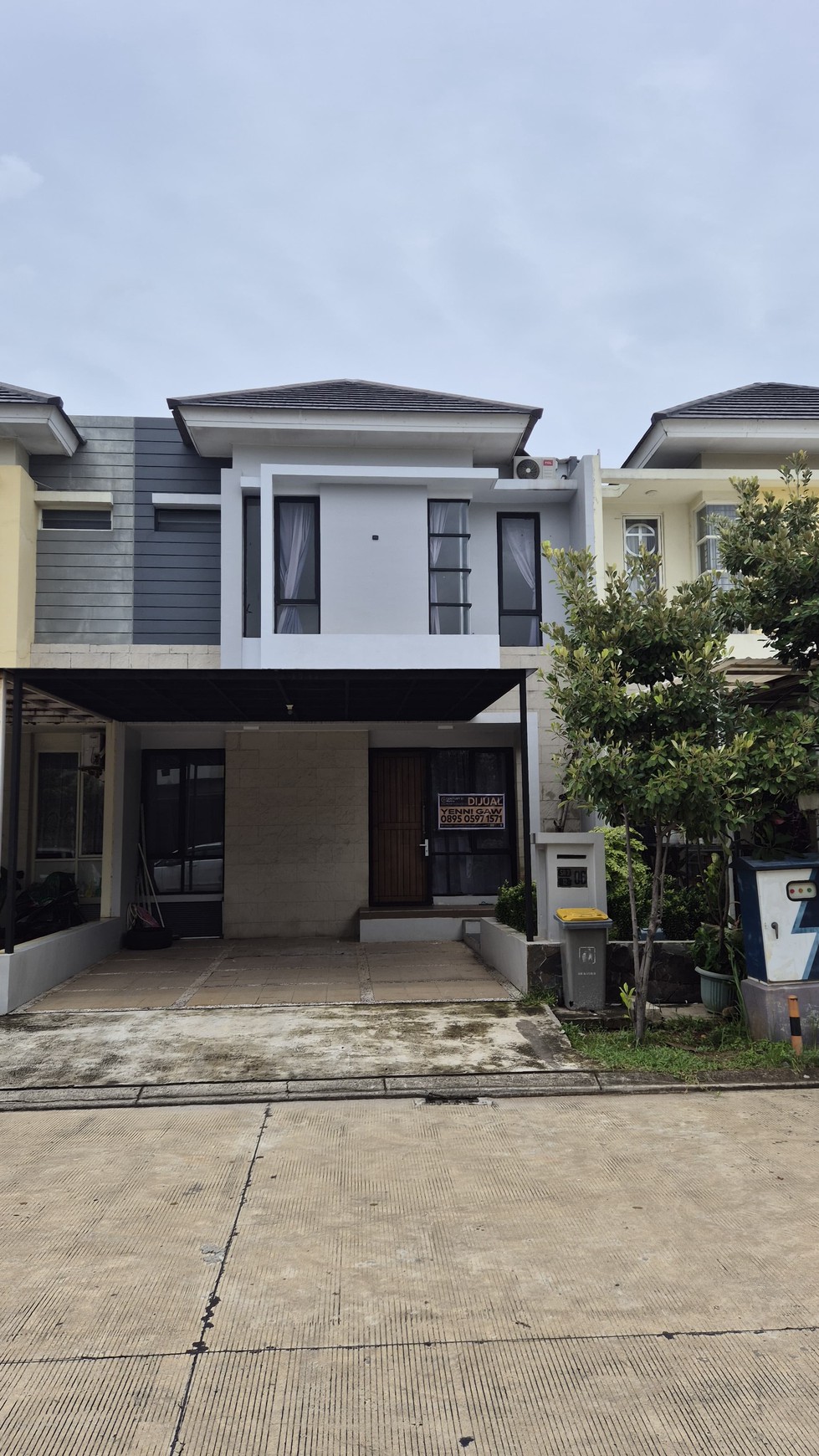 Rumah Cluster Dekat Taman di Harapan Indah Bekasi