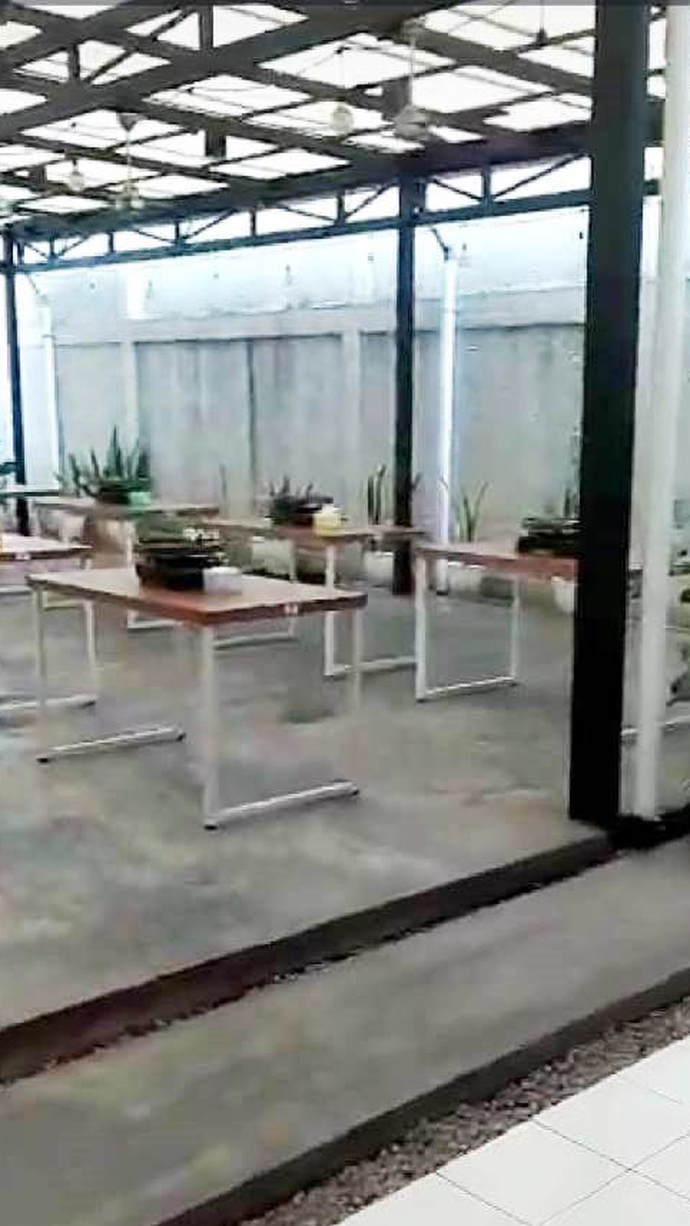 Ruko bagus, cocok untuk usaha, dijalan utama Bintaro