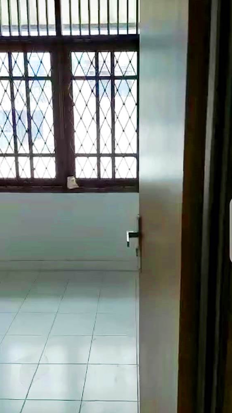 Ruko bagus, cocok untuk usaha, dijalan utama Bintaro