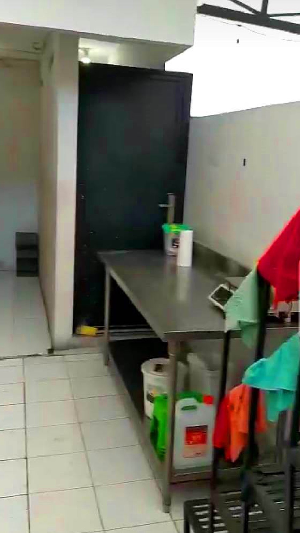 Ruko bagus, cocok untuk usaha, dijalan utama Bintaro