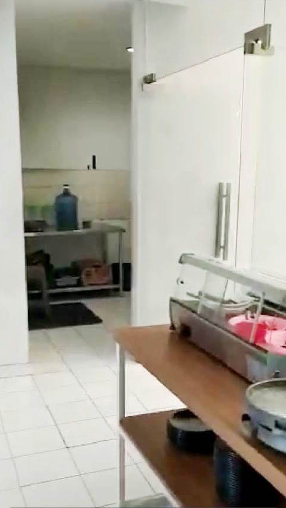 Ruko bagus, cocok untuk usaha, dijalan utama Bintaro